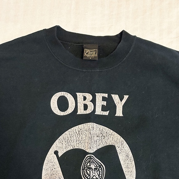 OBEY Black Crewneck - Picture 2 of 3